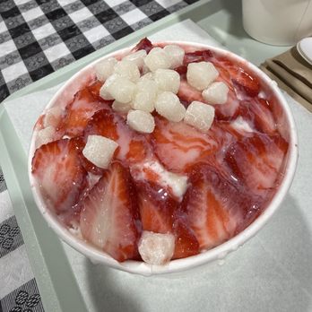 Sweet Snow - Strawberry bingsoo - Desserts Near Me - Garden Grove, California Sweet Snow - Strawberry bingsoo - Desserts Near Me - Garden Grove, California