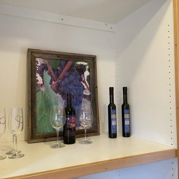 Harvest Moon Winery - Wines and glassware for sale at Harvest Moon Winery in Santa Rosa. - Wineries Near Me - Santa Rosa, California Harvest Moon Winery - Wines and glassware for sale at Harvest Moon Winery in Santa Rosa. - Wineries Near Me - Santa Rosa, California