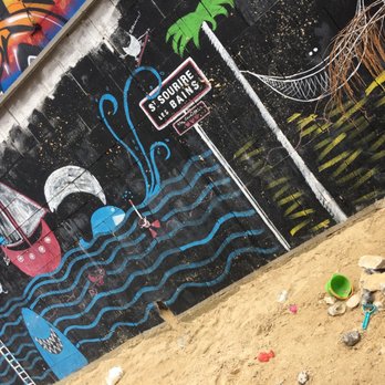 88 Ménilmontant - Sandbox and street art - Local Flavor Near Me - Paris, 75