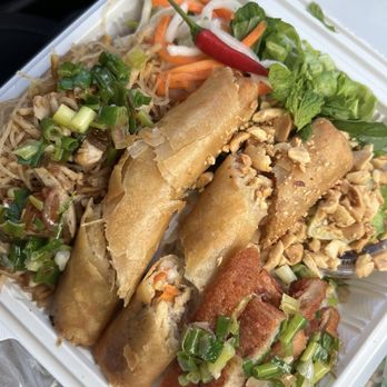 Thuong An Lac - Bun thit nuong cha gio (dreaming about this right now) - Vegan Near Me - Honolulu, Hawaii