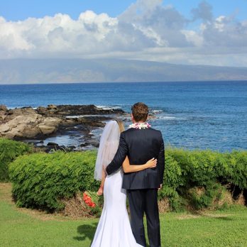 Affordable Barefoot Maui Wedding - Wedding at Kapalua Beach in Maui - Wedding Planning Near Me - Kihei, Hawaii Affordable Barefoot Maui Wedding - Wedding at Kapalua Beach in Maui - Wedding Planning Near Me - Kihei, Hawaii