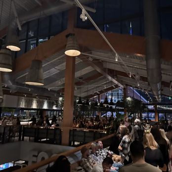 Sixty Vines - New American Near Me - Nashville, Tennessee