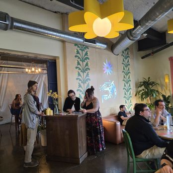Daisy Bar - Cute interior - Coffee & Tea Near Me - Indianapolis, Indiana