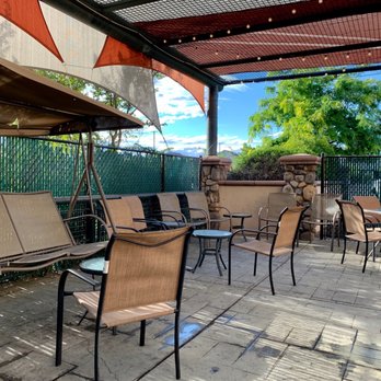 Fall River Taphouse - Patio - Brewpubs Near Me - Redding, California