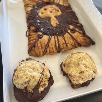 Makenu Chocolate - Coconut cookies and pop tart - Chocolatiers & Shops Near Me - Atlantic Beach, Florida Makenu Chocolate - Coconut cookies and pop tart - Chocolatiers & Shops Near Me - Atlantic Beach, Florida