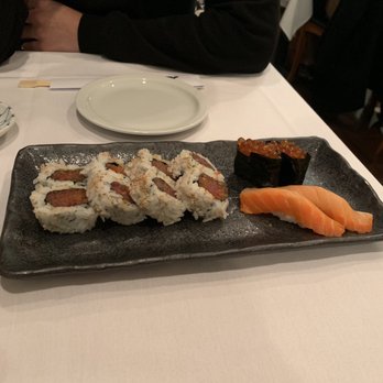 Taka - Spicy tuna roll and the baby ass sushi pieces that would have been acceptable had they tasted great. - Sushi Bars Near Me - San Diego, California Taka - Spicy tuna roll and the baby ass sushi pieces that would have been acceptable had they tasted great. - Sushi Bars Near Me - San Diego, California