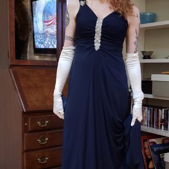 Moon Zooom - Oscar Party outfit - Used, Vintage & Consignment Near Me - San Jose, California Moon Zooom - Oscar Party outfit - Used, Vintage & Consignment Near Me - San Jose, California