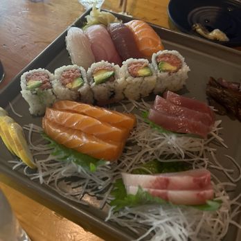 Ai Ki Ya - Sushi sashimi platter - Ramen Near Me - New York, New York