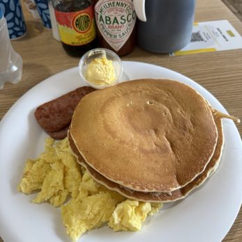 Pancakes & Waffles BLD Waimalu - Breakfast & Brunch Near Me - Aiea, Hawaii