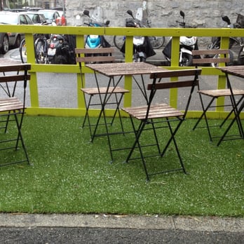 Tout Simplement - Eating outside in MASSIVE hail - Breakfast & Brunch Near Me - Geneva, GE