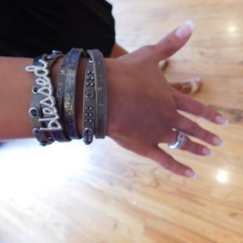 GIGi's Boutique - great little accessories love complimenting outfits - Women's Clothing Near Me - Ridgewood, New Jersey GIGi's Boutique - great little accessories love complimenting outfits - Women's Clothing Near Me - Ridgewood, New Jersey