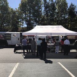 Edee's Place BBQ Food Truck - Very efficient and great service.