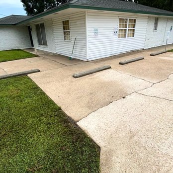 J&J Water Works - Another happy customer! This driveway went from dull and stained to clean and bright in one visit. - Pressure Washers Near Me - Baton Rouge, Louisiana J&J Water Works - Another happy customer! This driveway went from dull and stained to clean and bright in one visit. - Pressure Washers Near Me - Baton Rouge, Louisiana
