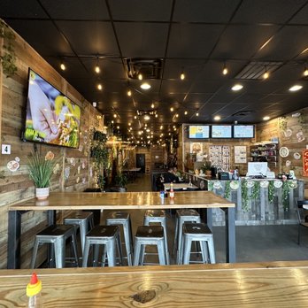 Snackie Viet - Inside - Vietnamese Near Me - Richardson, Texas Snackie Viet - Inside - Vietnamese Near Me - Richardson, Texas