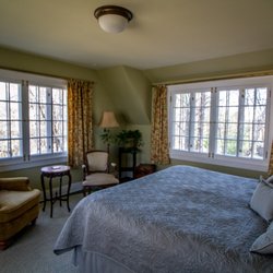 Four Mounds Inn & Conference Center