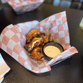 First Round - Traditional Backstreet BBQ - Sports Bars Near Me - Omaha, Nebraska