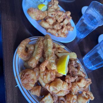 Barbara's Fishtrap - Fish & Chips so freaking good and hot / fresh - Seafood Near Me - Half Moon Bay, California Barbara's Fishtrap - Fish & Chips so freaking good and hot / fresh - Seafood Near Me - Half Moon Bay, California