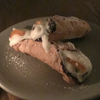 Como - Cannoli - Italian Near Me - Kirkland, Washington