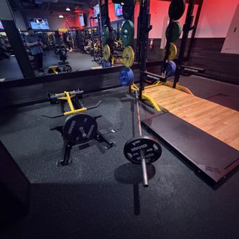 Fitness 19 - T-bar row super set of doom! - Gyms Near Me - Seattle, Washington Fitness 19 - T-bar row super set of doom! - Gyms Near Me - Seattle, Washington