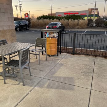 QDOBA Mexican Eats - Trash can full - Mexican Near Me - Belleville, Illinois QDOBA Mexican Eats - Trash can full - Mexican Near Me - Belleville, Illinois