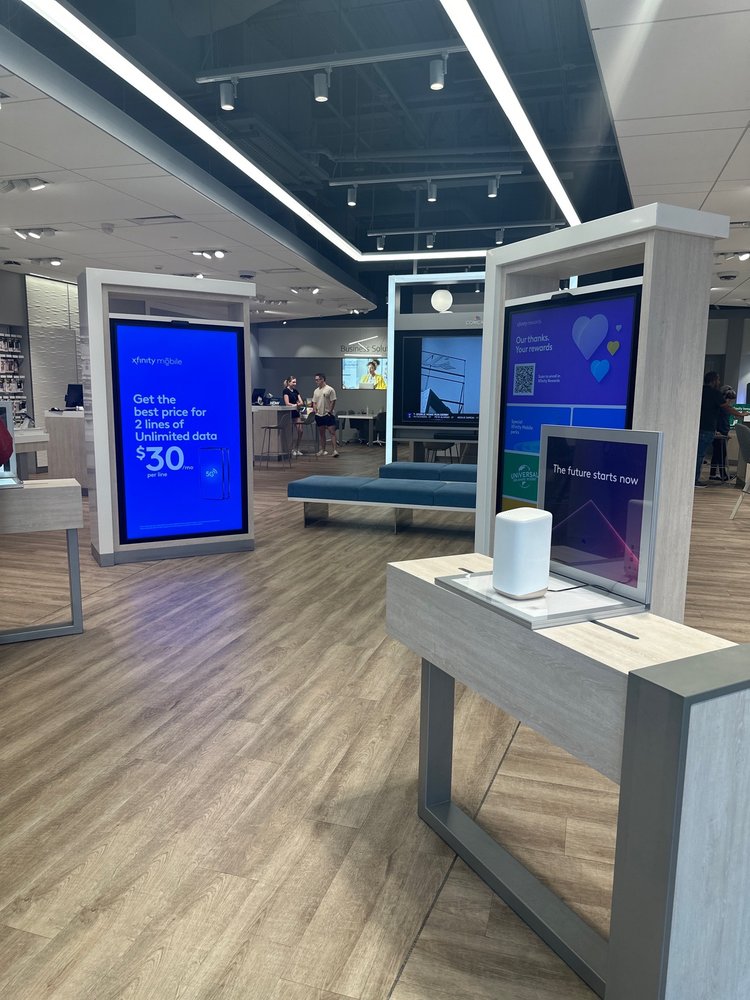 XFINITY STORE BY COMCAST Updated September 2024 104 Photos & 48 Reviews 1201 Lake