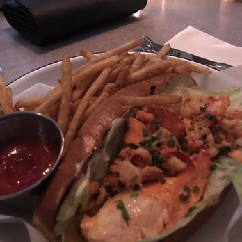 Pubstreet - Lobster roll - American Near Me - Pleasantville, New York Pubstreet - Lobster roll - American Near Me - Pleasantville, New York