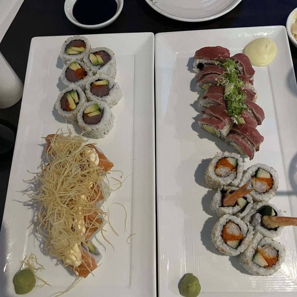 Special tuna, Metal Gear Roll, Salmon Crunchy Crunchy Roll, Shrimp Temp Roll Special tuna, Metal Gear Roll, Salmon Crunchy Crunchy Roll, Shrimp Temp Roll