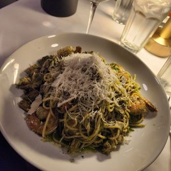 MA'S Italian Kitchen - Spaghetti Pesto with shrimp & grilled chicken - Italian Near Me - Burbank, California