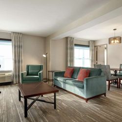 Hilton Garden Inn Troy - Guest room