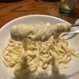 Fettuccine Alfredo- AMAZING it is so creamy and cheesy Fettuccine Alfredo- AMAZING it is so creamy and cheesy