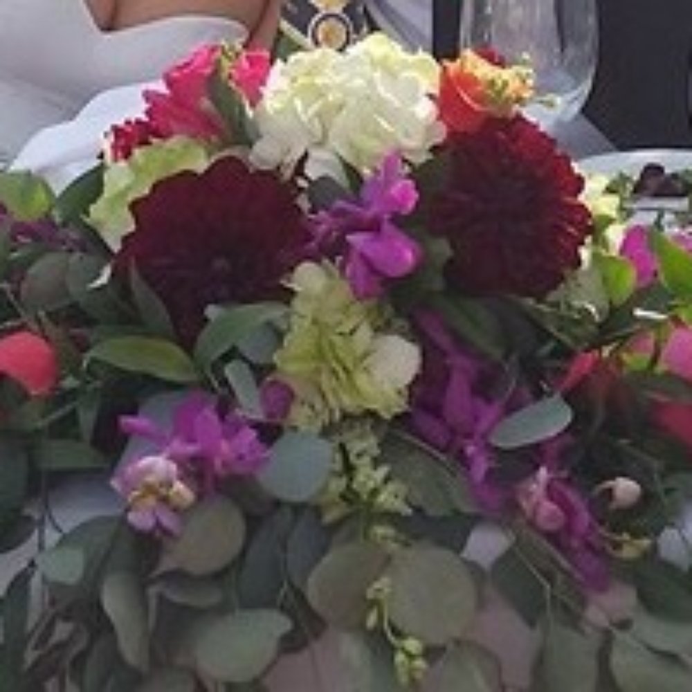 Barliz Flowers - Sweetheart table floral arrangement - Florists Near Me - Chula Vista, California