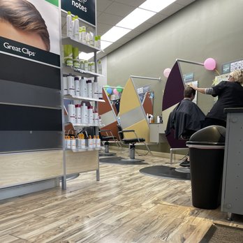 Great Clips - Lobby - Hair Salons Near Me - Rockford, Illinois Great Clips - Lobby - Hair Salons Near Me - Rockford, Illinois