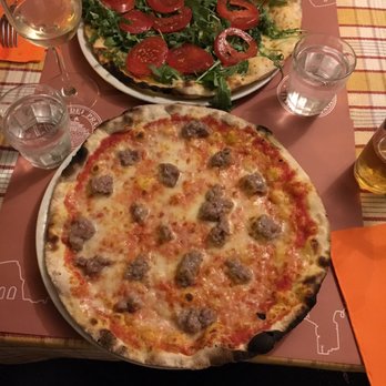 L'Archetto - Look at tjis Pizza topped with Wurstel!! - Pizza Near Me - Rome, RM L'Archetto - Look at tjis Pizza topped with Wurstel!! - Pizza Near Me - Rome, RM