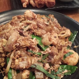 prawn and chicken noodle dish