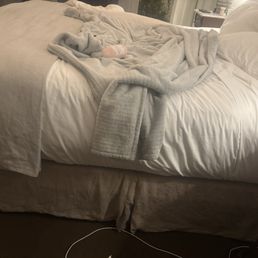 The mattress dipped in the center, probably the most disgusting and uncomfortable mattress ever. The mattress dipped in the center, probably the most disgusting and uncomfortable mattress ever.