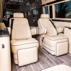 Paramount Limousine - Sprinter Jet Style