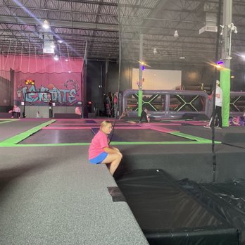 Elevate Trampoline Park - Trampoline Parks Near Me - Zelienople, Pennsylvania
