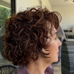Shampoo the Salon - Color and style