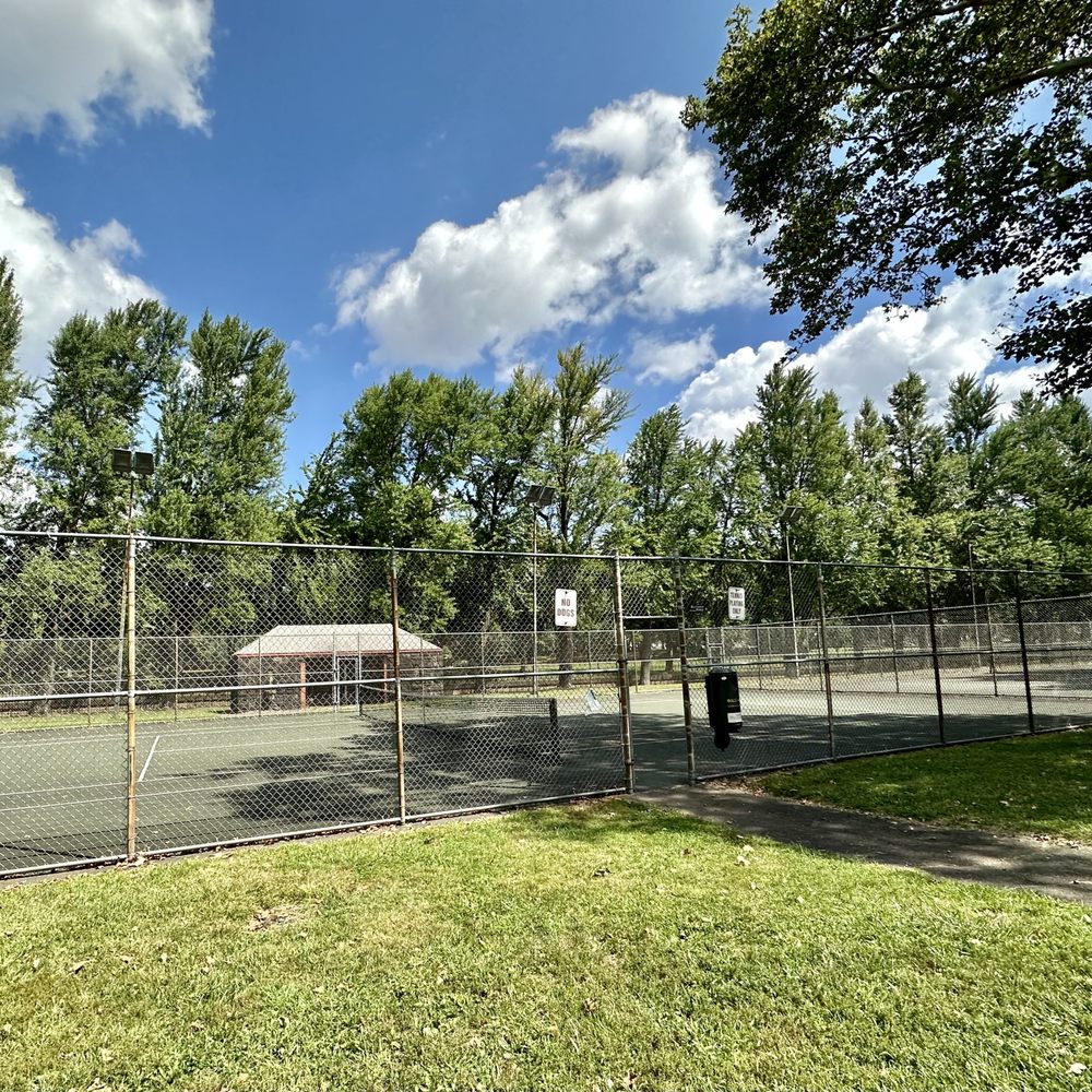 Allegheny Commons Park - Tennis courts - Parks Near Me - Pittsburgh, Pennsylvania