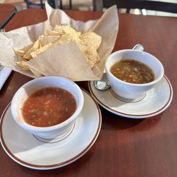 Casa Jimenez - Complimentary chips and salsa. Very flavorful! - Mexican Near Me - Ontario, California