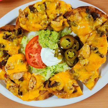 Dona Chela - Nachos Compuestos (Fajita and Pollo) 01/24/2024 - Mexican Near Me - Houston, Texas Dona Chela - Nachos Compuestos (Fajita and Pollo) 01/24/2024 - Mexican Near Me - Houston, Texas