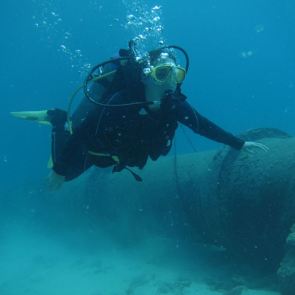 Manini Dive Company Hawaii - Scuba Diving Near Me - Honolulu, Hawaii