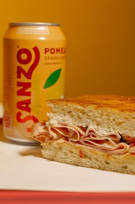 Shorty’s Deluxe by null