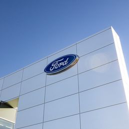 Exterior outside entrance of College Ford Lincoln - Lethbridge, Alberta Exterior outside entrance of College Ford Lincoln - Lethbridge, Alberta