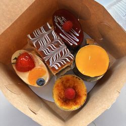 Caramel Pastries