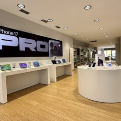 comacs - Comacs Store, Eingangsbereich