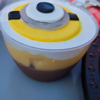 Minion Cafe - Minion banana pudding cup - Cafes Near Me - Universal City, California