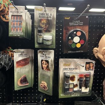 SPIRIT HALLOWEEN - Updated January 2025 - 11 Photos - 60206 Village