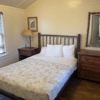 Lake Murray Chapel - Bedroom - Hotels Near Me - Ardmore, Oklahoma