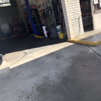 National Gas Station - Service bay next to food mart - Gas Stations Near Me - San Leandro, California